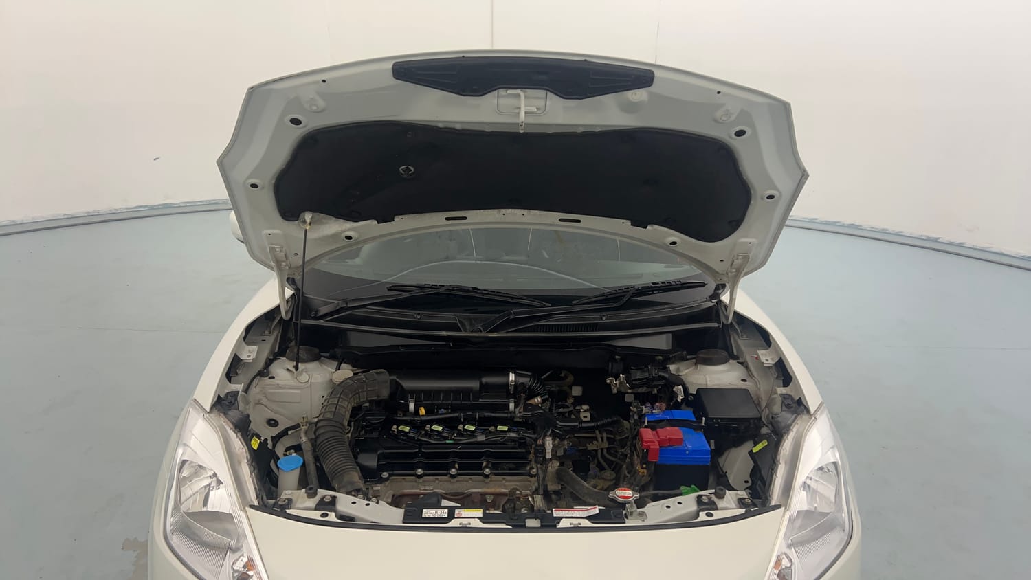 Used 2021 Maruti Suzuki Swift VXi Petrol Manual engine ENGINE & BONNET OPEN FRONT VIEW