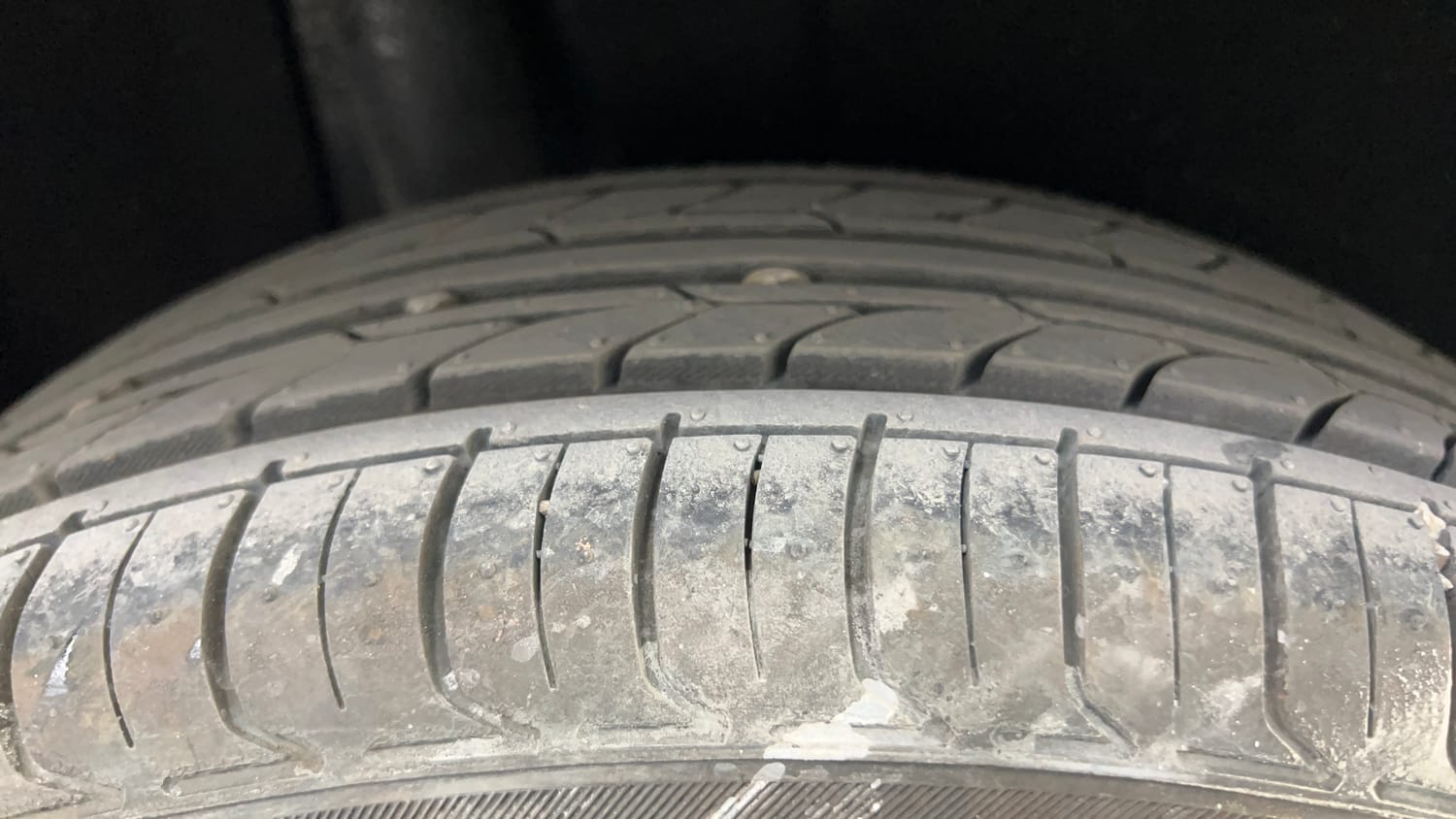 Used 2017 Maruti Suzuki Baleno Delta 1.2 Petrol Manual tyres RIGHT REAR TYRE TREAD VIEW