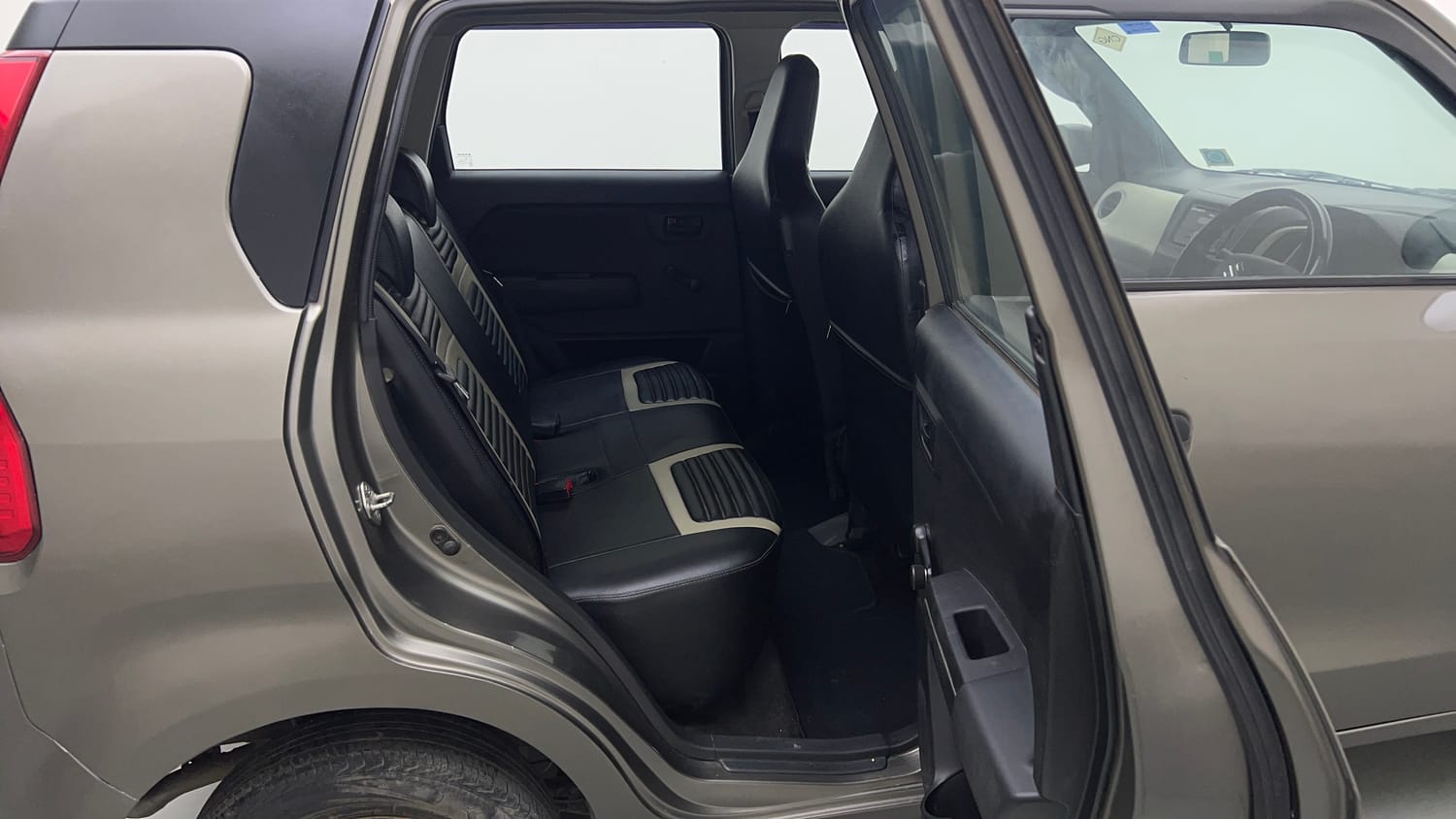 Used 2020 Maruti Suzuki Wagon R LXi 1.0 CNG Cng Manual interior RIGHT SIDE REAR DOOR CABIN VIEW
