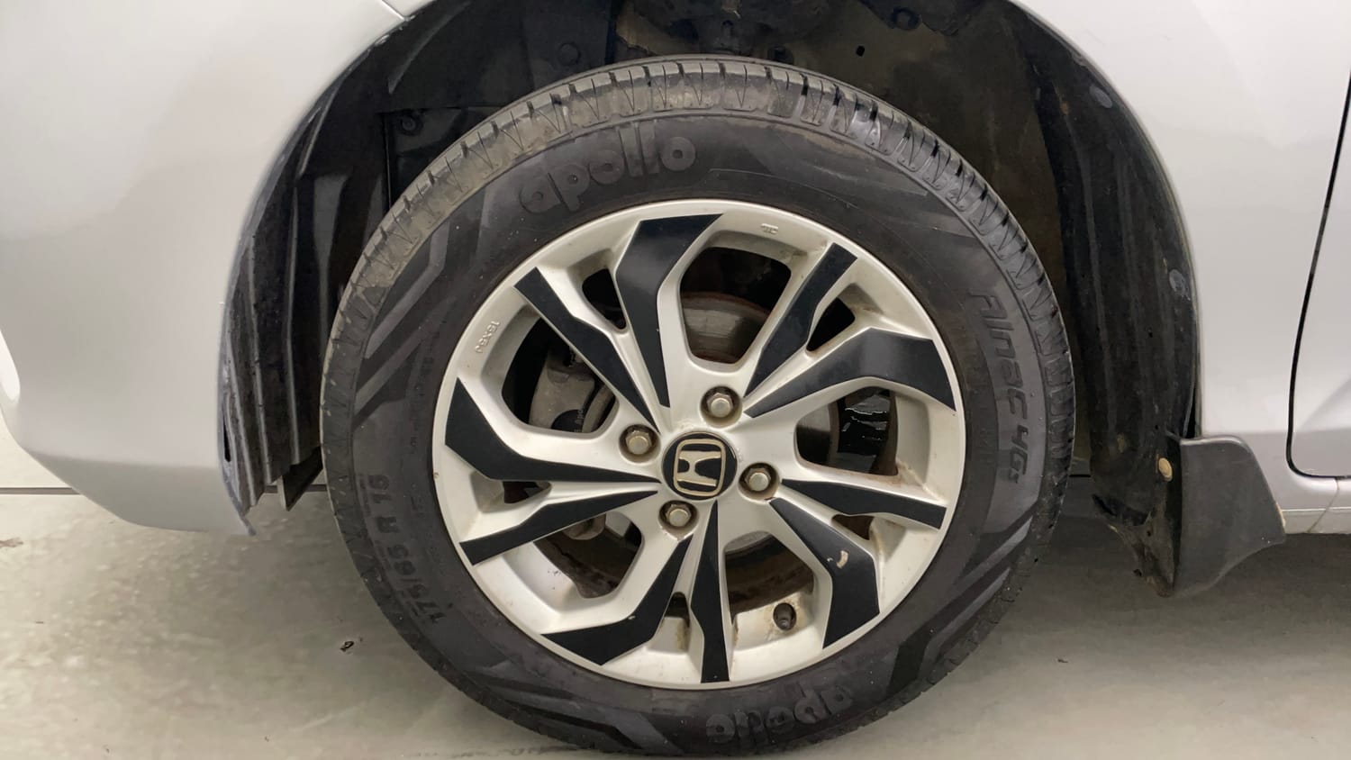 Used 2018 Honda Amaze 1.2 VX MT Petrol Petrol Manual tyres LEFT FRONT TYRE RIM VIEW