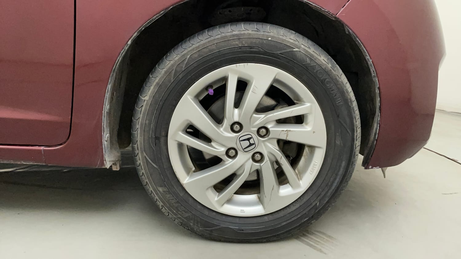 Used 2018 Honda Jazz V AT Petrol Petrol Automatic tyres RIGHT FRONT TYRE RIM VIEW