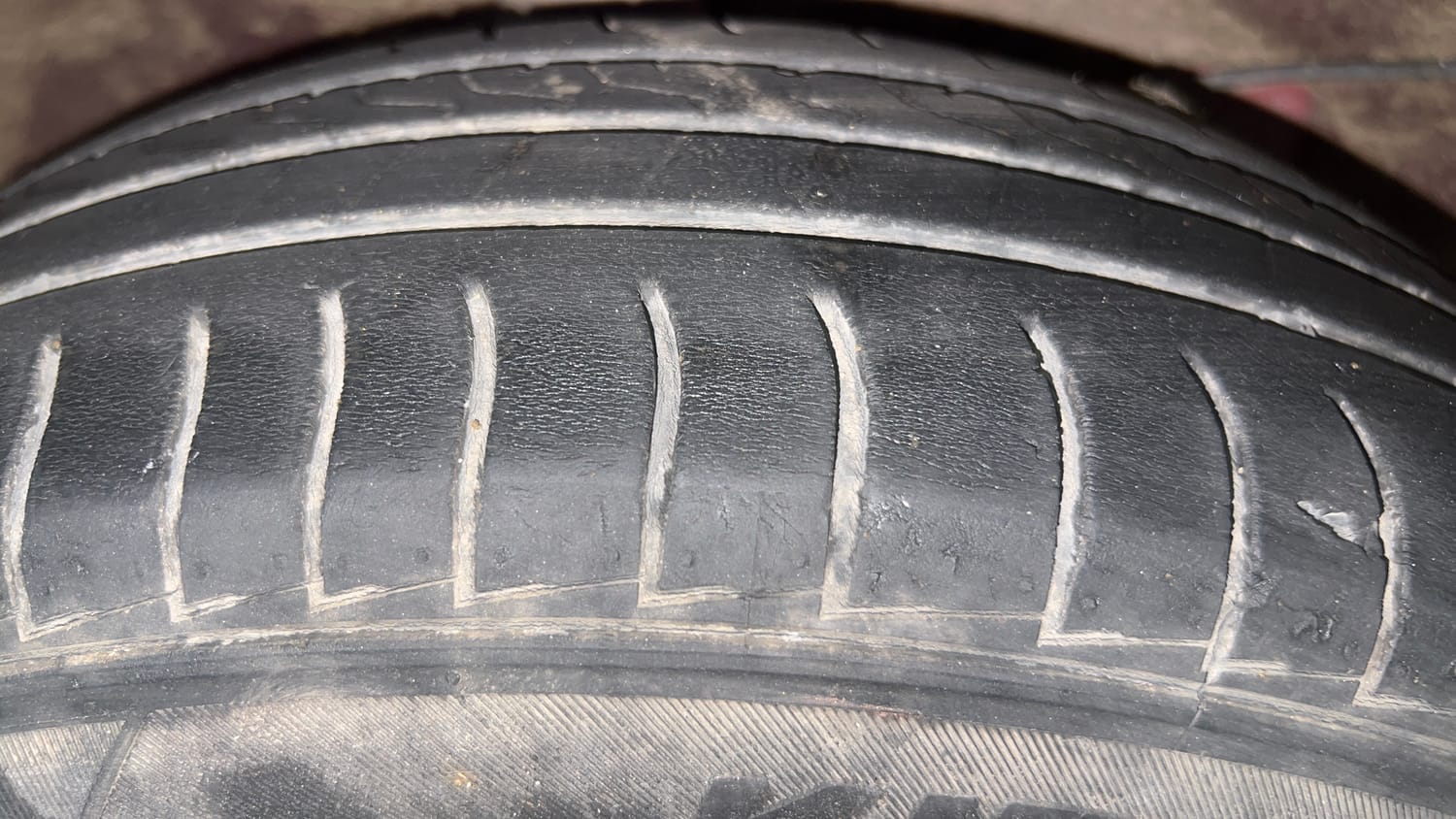 Used 2019 Hyundai Santro Sportz AMT Petrol Automatic tyres RIGHT REAR TYRE TREAD VIEW
