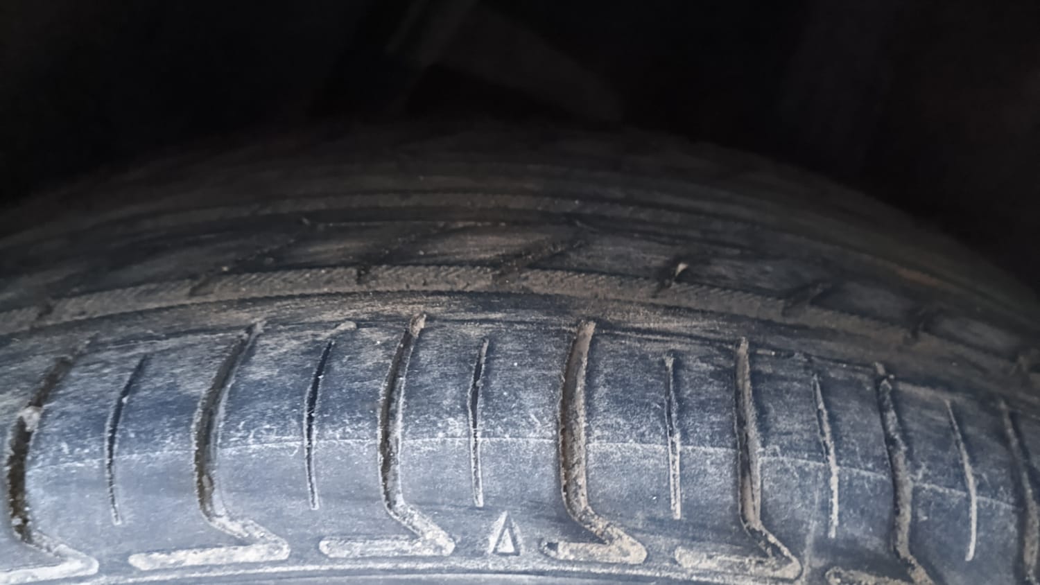 Used 2015 Honda City V Petrol Manual tyres LEFT REAR TYRE TREAD VIEW