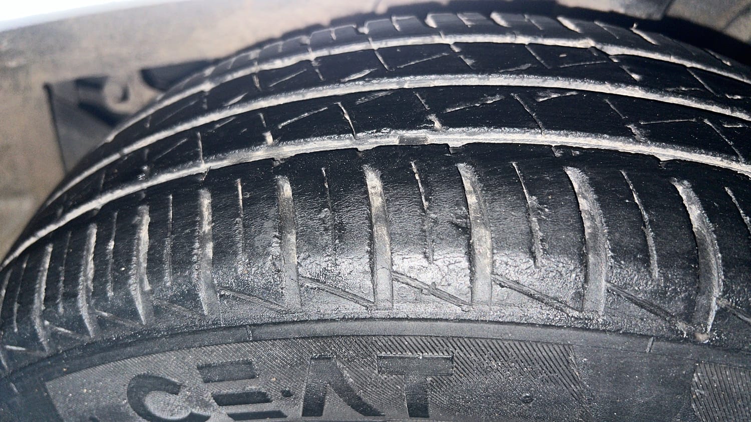 Used 2020 Hyundai Grand i10 Nios Sportz AMT 1.2 Kappa VTVT Petrol Automatic tyres LEFT REAR TYRE TREAD VIEW