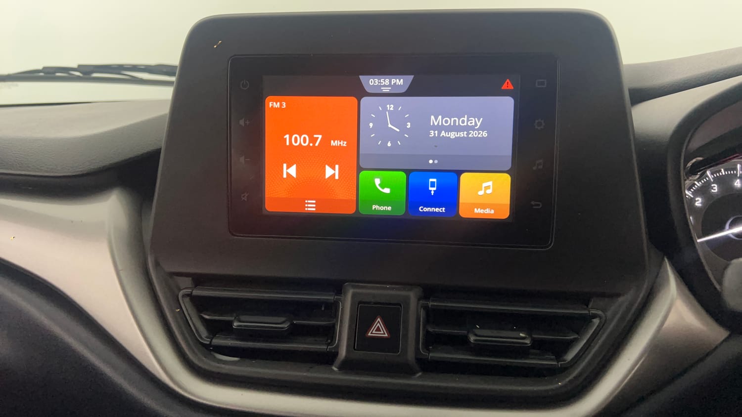 Used 2022 Maruti Suzuki Baleno Delta MT Petrol Manual top_features Integrated (in-dash) music system