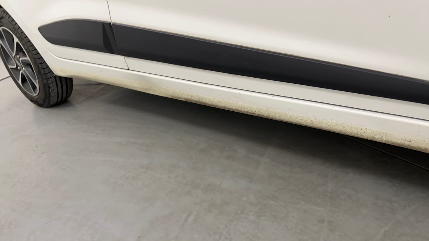 Used 2018 Hyundai Grand i10 Sportz AT 1.2 Kappa VTVT Petrol Automatic dents MINOR DENT