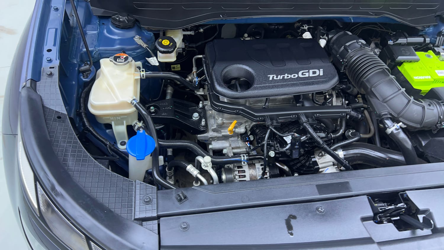 Used 2023 Hyundai Venue S (O) 1.0 Turbo DCT Petrol Automatic engine ENGINE RIGHT SIDE VIEW