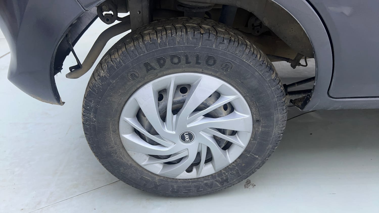 Used 2017 Maruti Suzuki Alto 800 LXi Petrol Manual tyres RIGHT REAR TYRE RIM VIEW