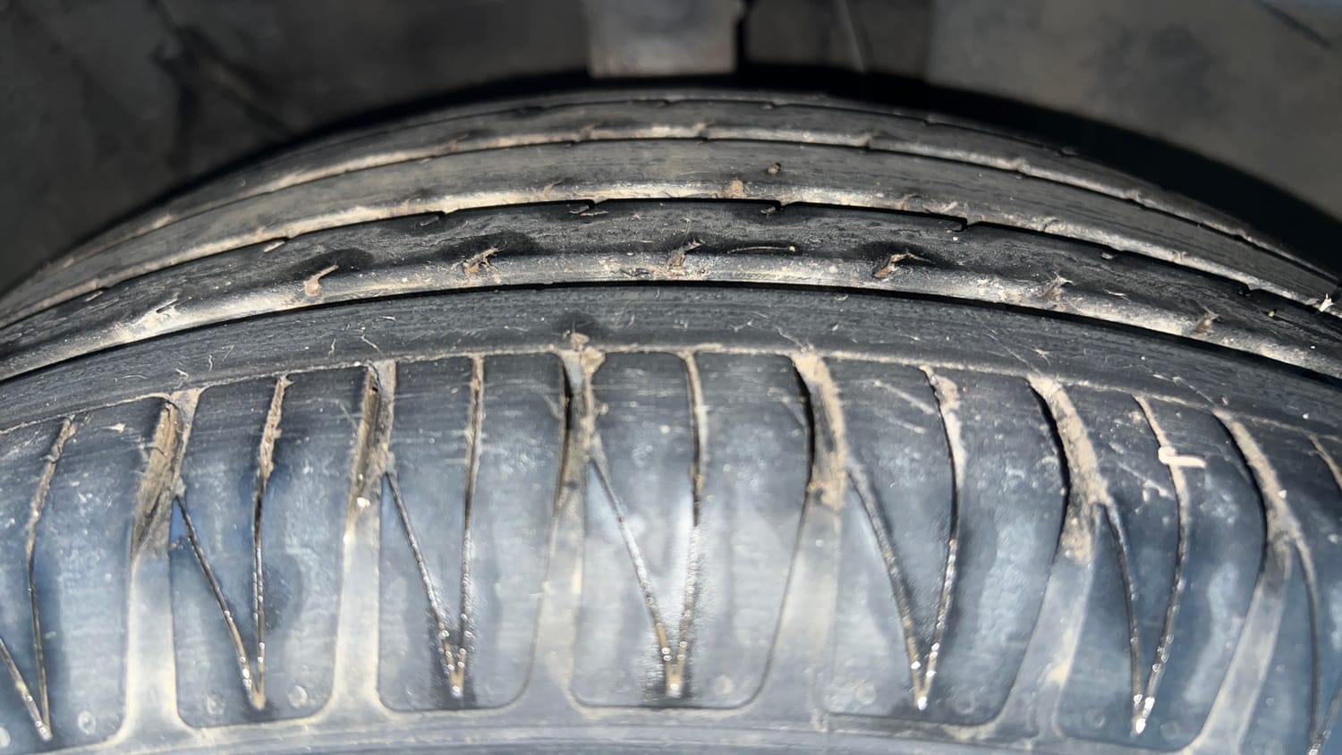 Used 2020 Kia Sonet GTX Plus 1.5 Diesel Manual tyres RIGHT FRONT TYRE TREAD VIEW