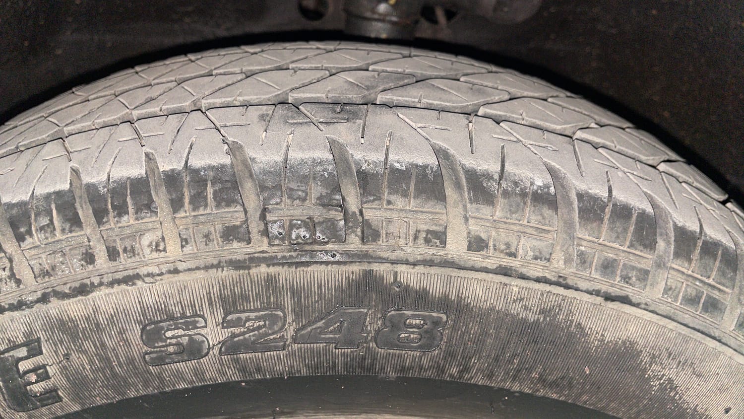 Used 2015 Maruti Suzuki Ritz Vxi BS-IV Petrol Manual tyres LEFT FRONT TYRE TREAD VIEW