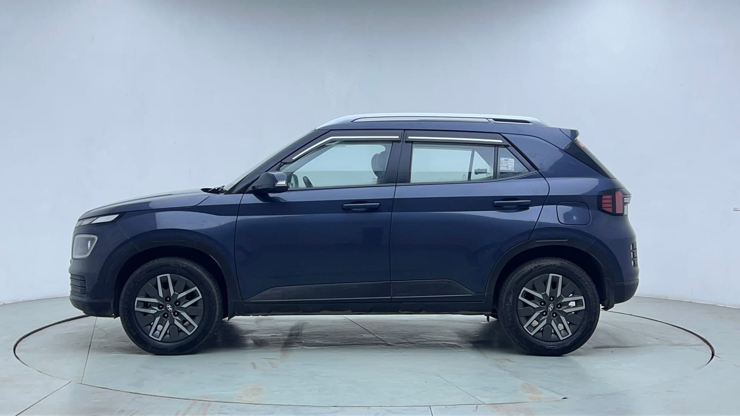 Used 2023 Hyundai Venue S (O) 1.0 Turbo DCT Petrol Automatic exterior LEFT SIDE VIEW