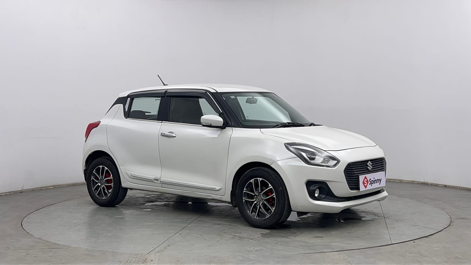 Used 2019 Maruti Suzuki Swift ZXi Plus Petrol Manual exterior RIGHT FRONT CORNER VIEW