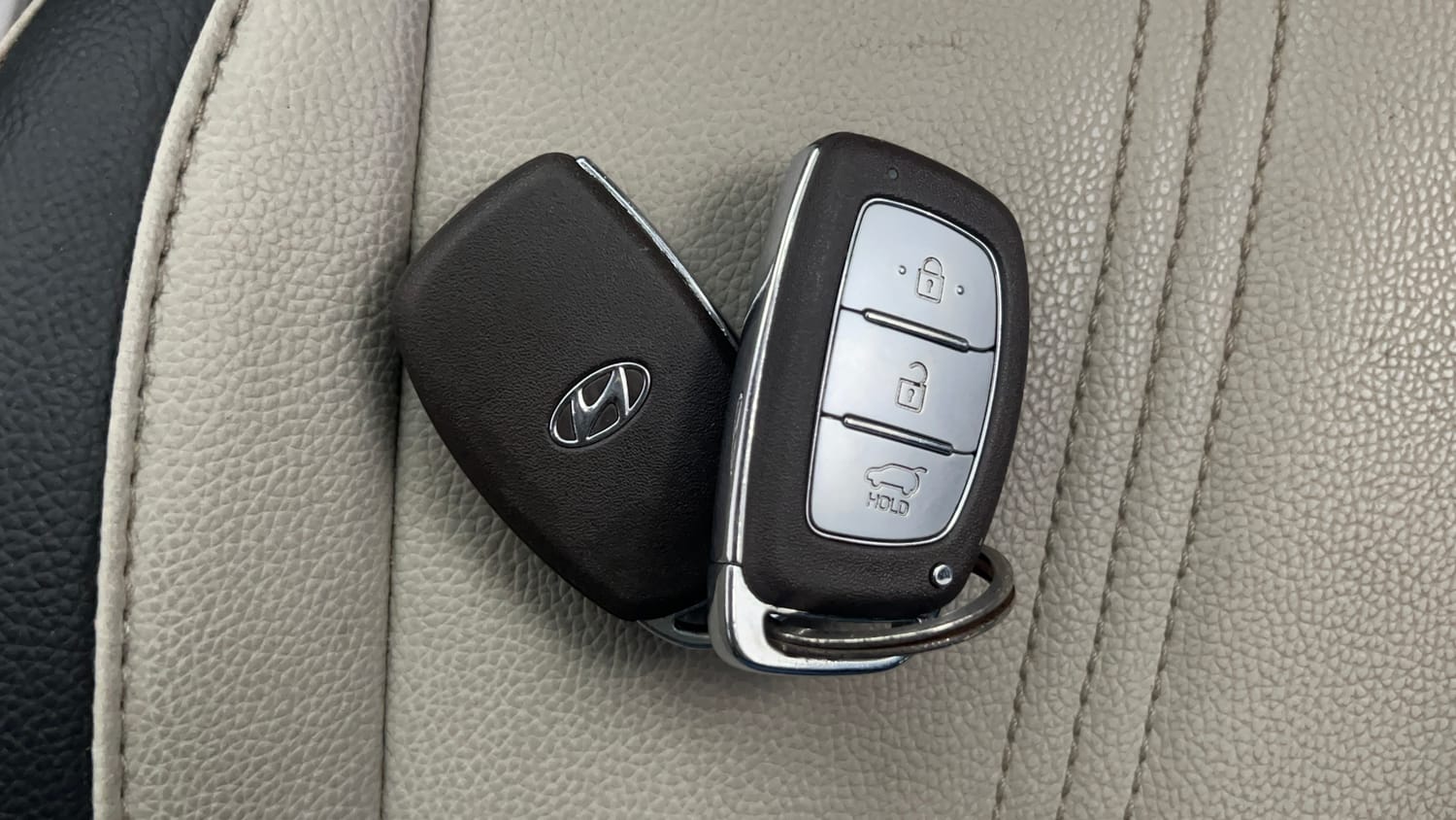 Used 2022 Hyundai Venue SX 1.2 Petrol Petrol Manual extra CAR KEY VIEW