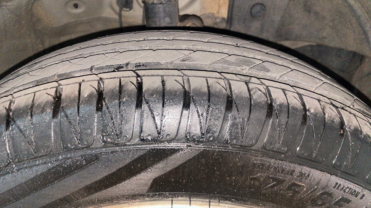 Used 2018 Honda Amaze 1.2 VX MT Petrol Petrol Manual tyres RIGHT FRONT TYRE TREAD VIEW