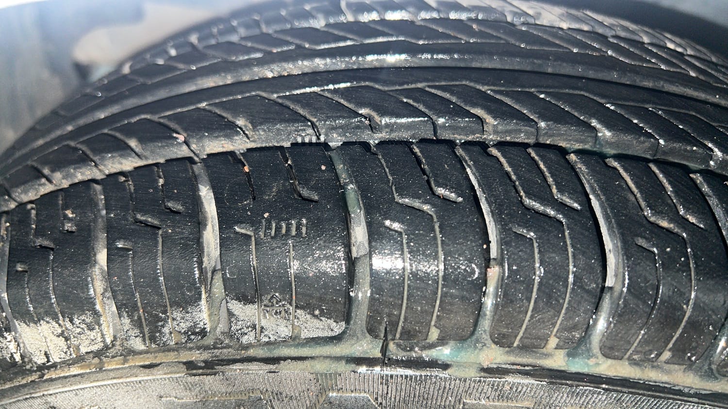 Used 2016 Datsun Redi-GO S Petrol Manual tyres LEFT FRONT TYRE TREAD VIEW