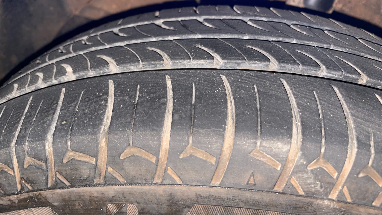 Used 2018 Hyundai Grand i10 Magna 1.2 Kappa VTVT Petrol Manual tyres RIGHT REAR TYRE TREAD VIEW