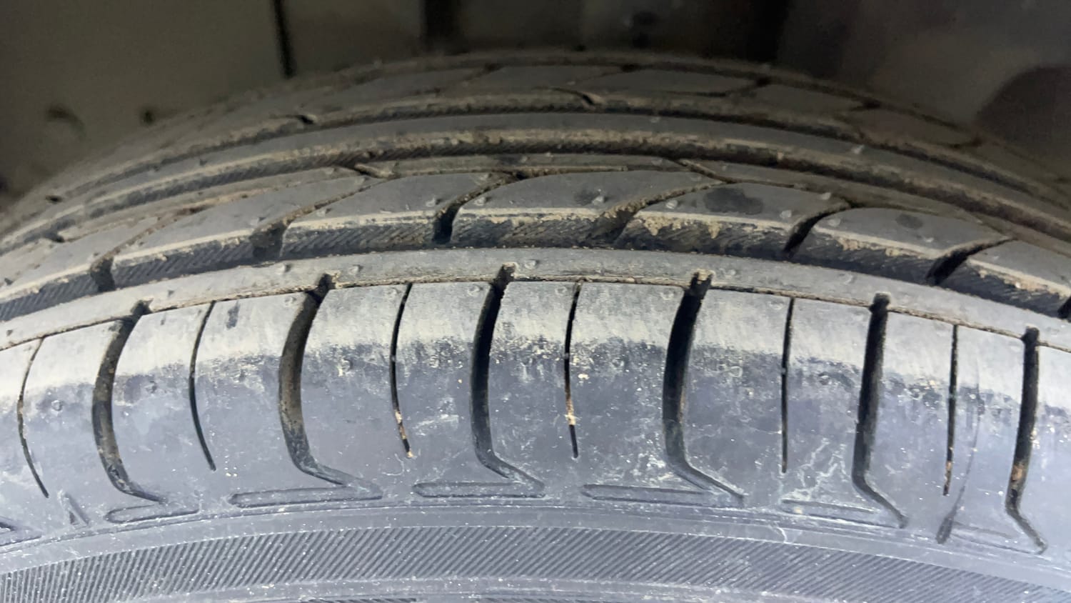 Used 2018 Renault Kwid 1.0 RXT Petrol Manual tyres LEFT FRONT TYRE TREAD VIEW