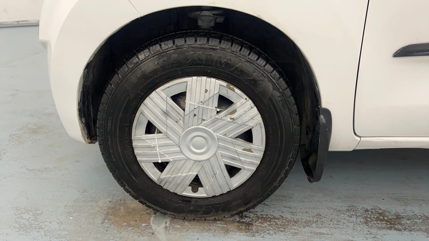 Used 2016 Datsun Redi-GO S Petrol Manual tyres LEFT FRONT TYRE RIM VIEW