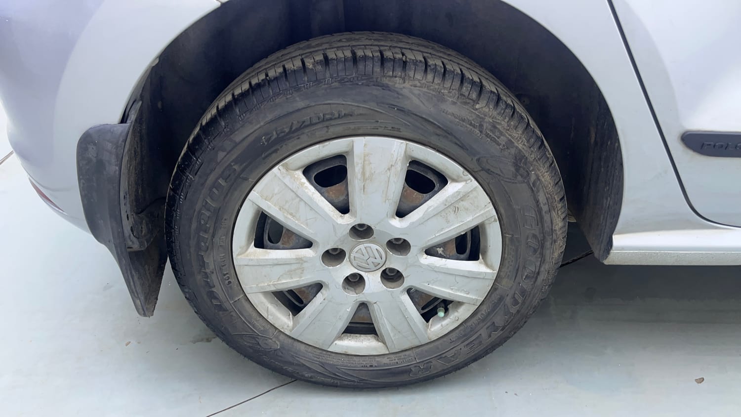 Used 2015 Volkswagen Polo Trendline 1.2L (P) Petrol Manual tyres RIGHT REAR TYRE RIM VIEW