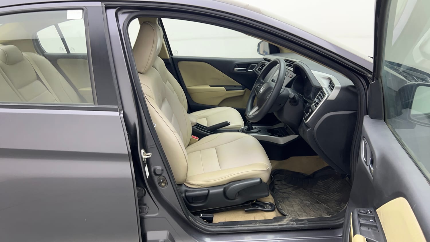 Used 2019 Honda City V Petrol Petrol Manual interior RIGHT SIDE FRONT DOOR CABIN VIEW