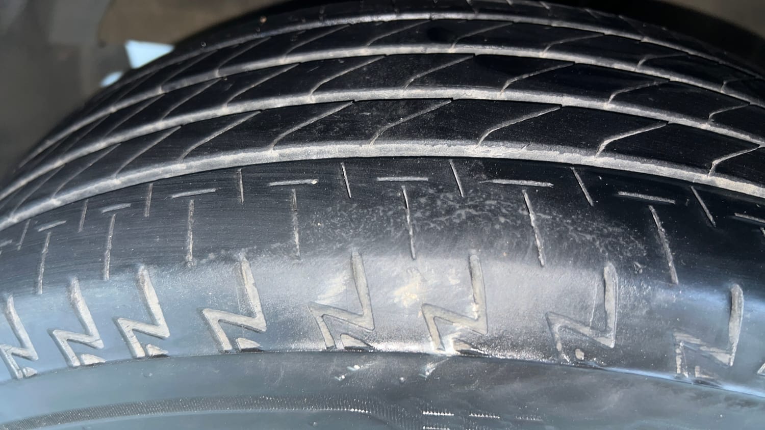 Used 2017 Maruti Suzuki Baleno Delta 1.2 Petrol Manual tyres LEFT FRONT TYRE TREAD VIEW