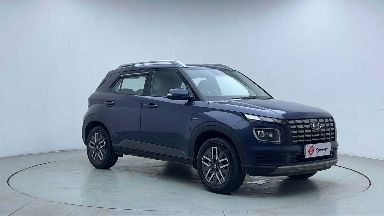 Used 2023 Hyundai Venue S (O) 1.0 Turbo DCT Petrol Automatic exterior RIGHT FRONT CORNER VIEW