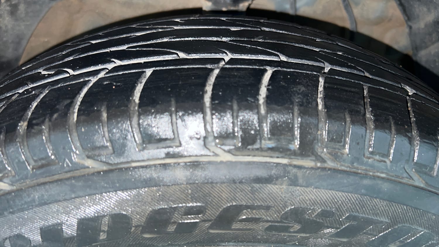 Used 2022 Mahindra XUV 300 W6 1.2 Petrol Petrol Manual tyres RIGHT FRONT TYRE TREAD VIEW