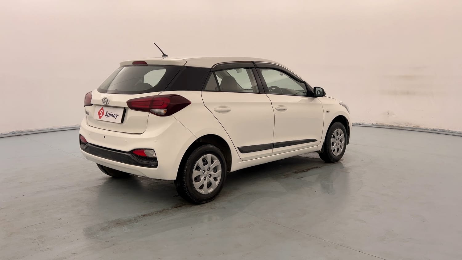 Used 2018 Hyundai Elite i20 Magna Executive 1.2 Petrol Manual exterior RIGHT REAR CORNER VIEW