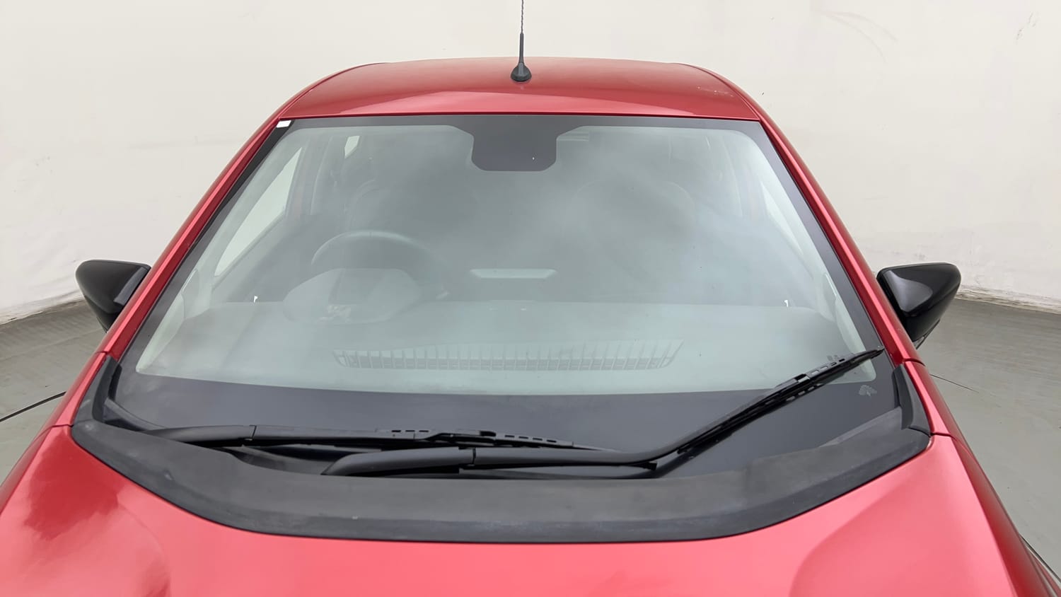 Used 2020 Tata Altroz XZ Petrol Petrol Manual exterior FRONT WINDSHIELD VIEW