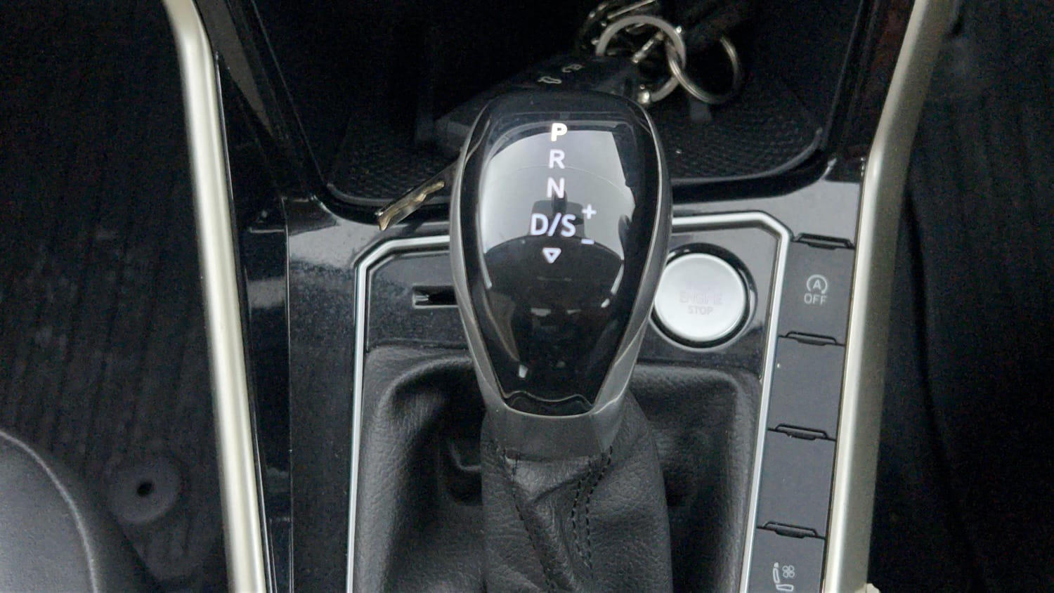 Used 2024 Volkswagen Virtus Topline 1.0 TSI AT Petrol Automatic interior GEAR  KNOB VIEW