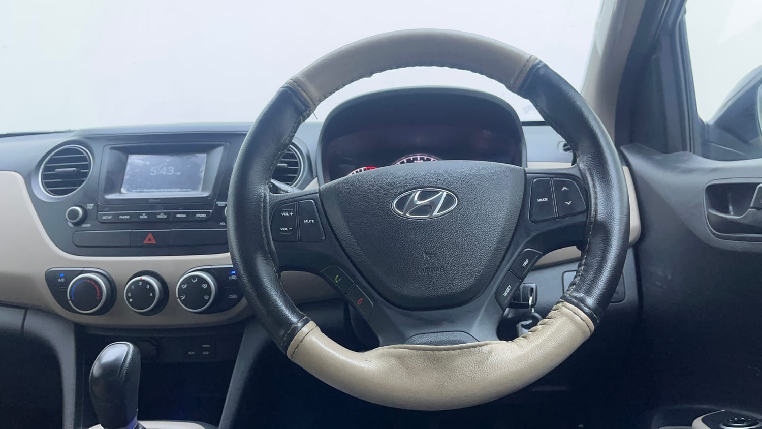 Used 2018 Hyundai Grand i10 Magna AT 1.2 Kappa VTVT Petrol Automatic interior STEERING VIEW