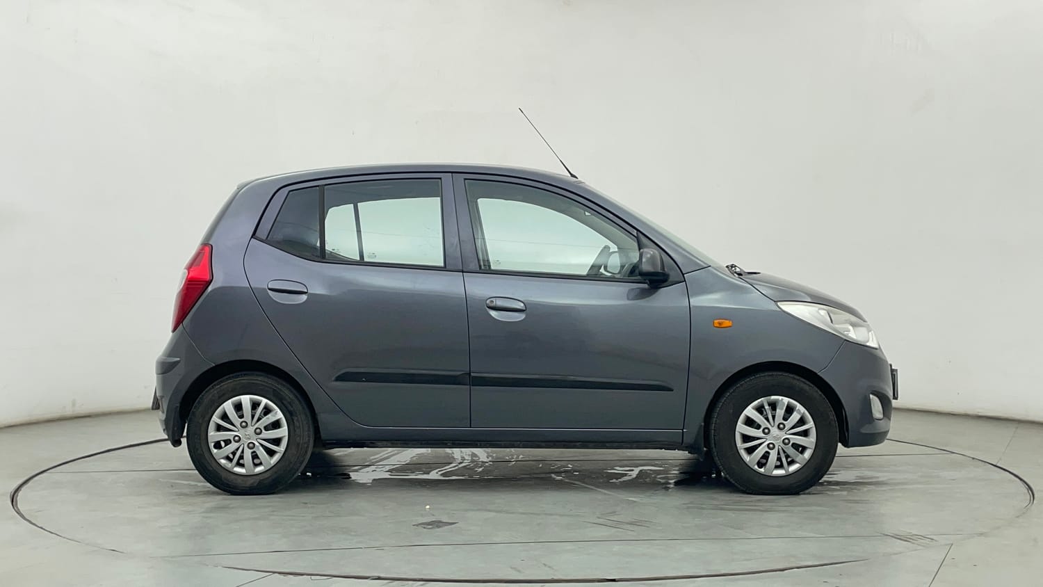 Used 2014 Hyundai i10 Sportz 1.1 iRDE2 Petrol Manual exterior RIGHT SIDE VIEW