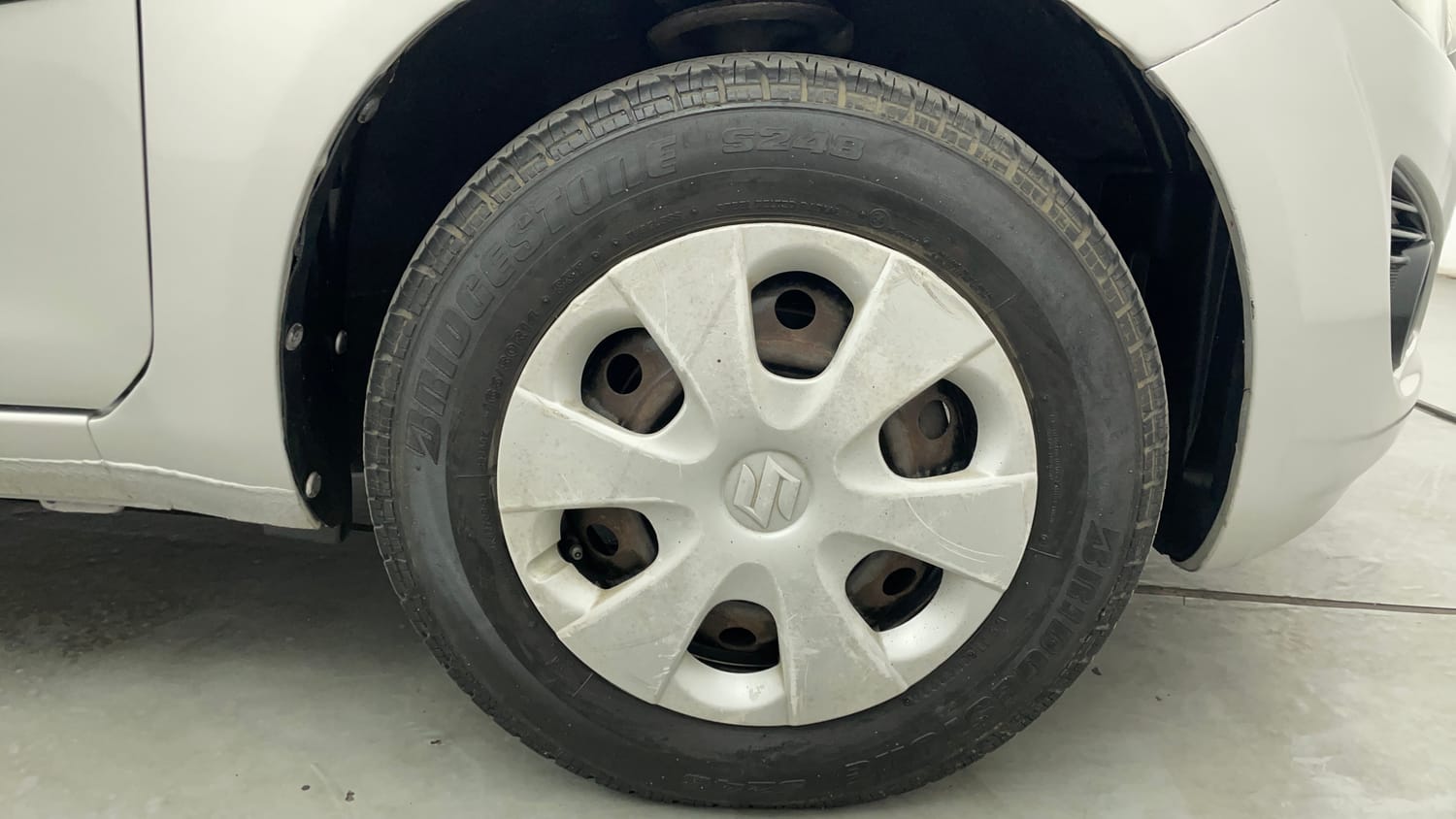 Used 2015 Maruti Suzuki Ritz Vxi BS-IV Petrol Manual tyres RIGHT FRONT TYRE RIM VIEW