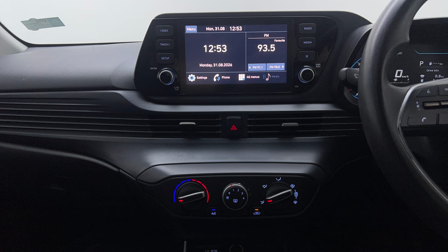 Used 2023 Hyundai i20 Sportz 1.2 IVT Petrol Automatic interior MUSIC SYSTEM & AC CONTROL VIEW