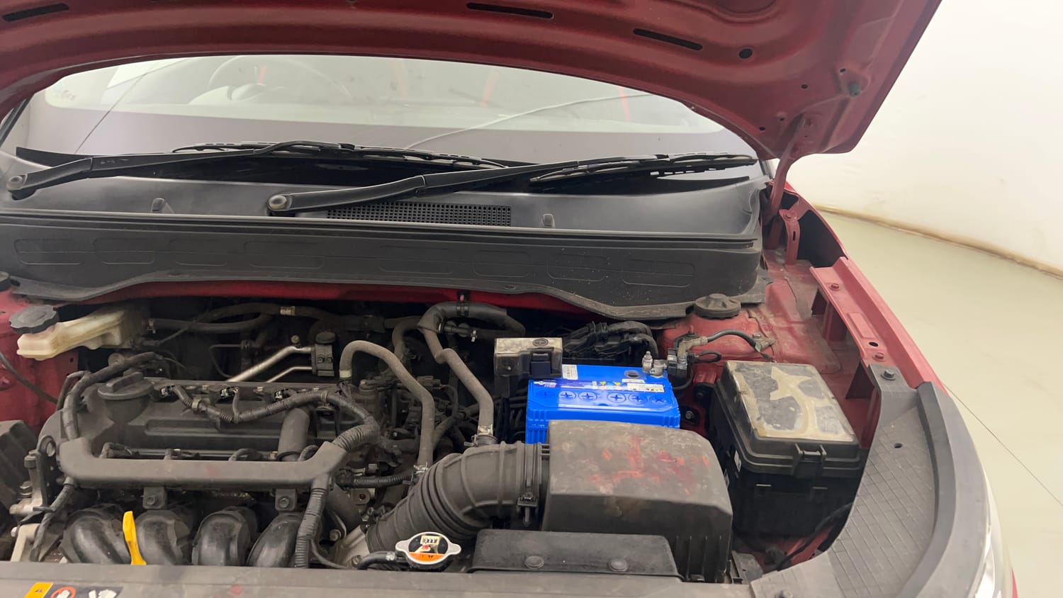Used 2022 Hyundai Venue S Plus 1.2 Petrol Petrol Manual engine ENGINE LEFT SIDE HINGE & APRON VIEW