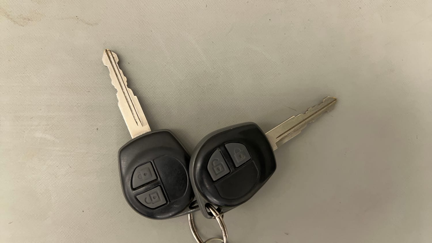 Used 2015 Maruti Suzuki Swift VXi Petrol Manual extra CAR KEY VIEW