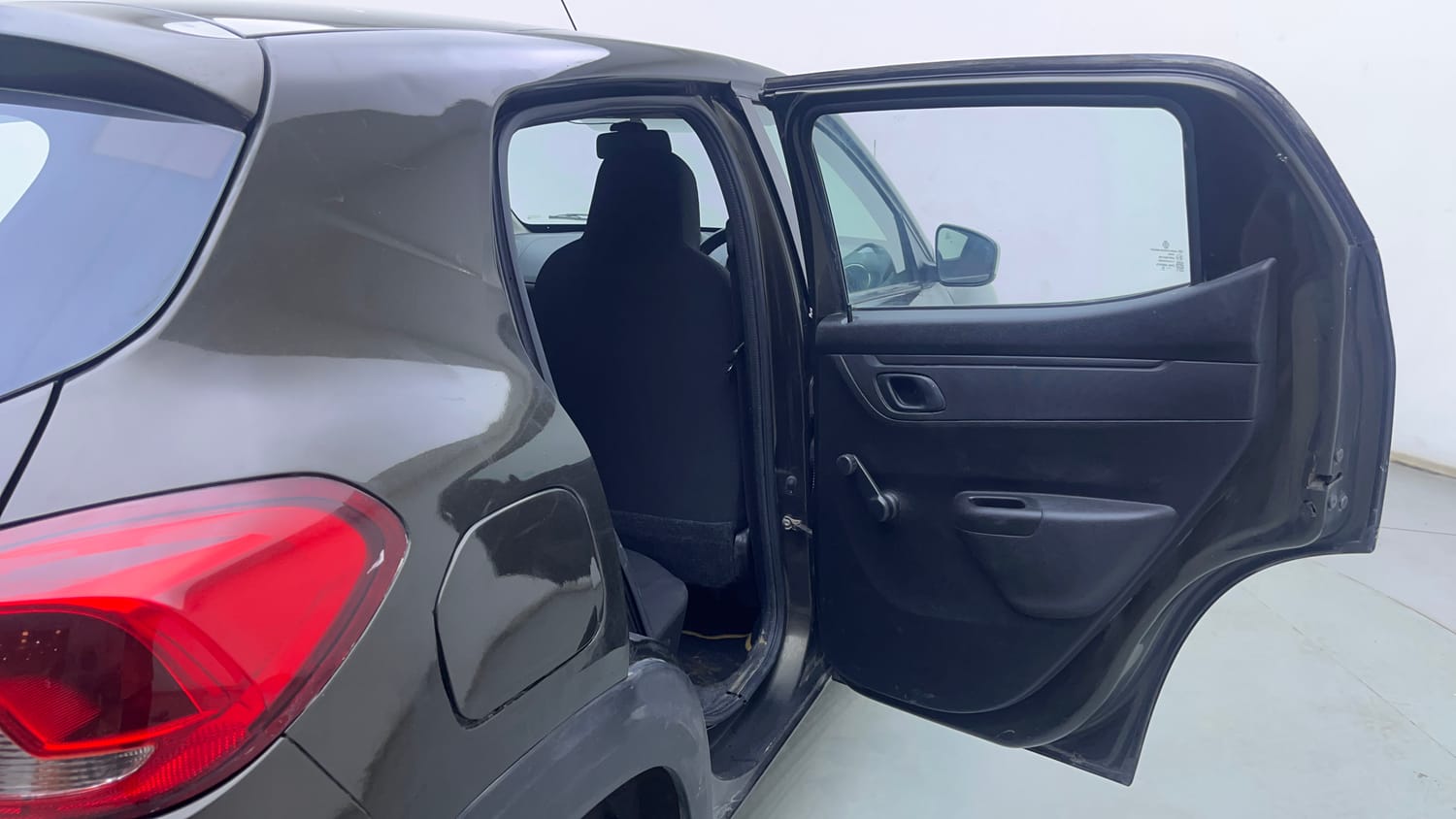 Used 2018 Renault Kwid 1.0 RXT Petrol Manual interior RIGHT REAR DOOR OPEN VIEW