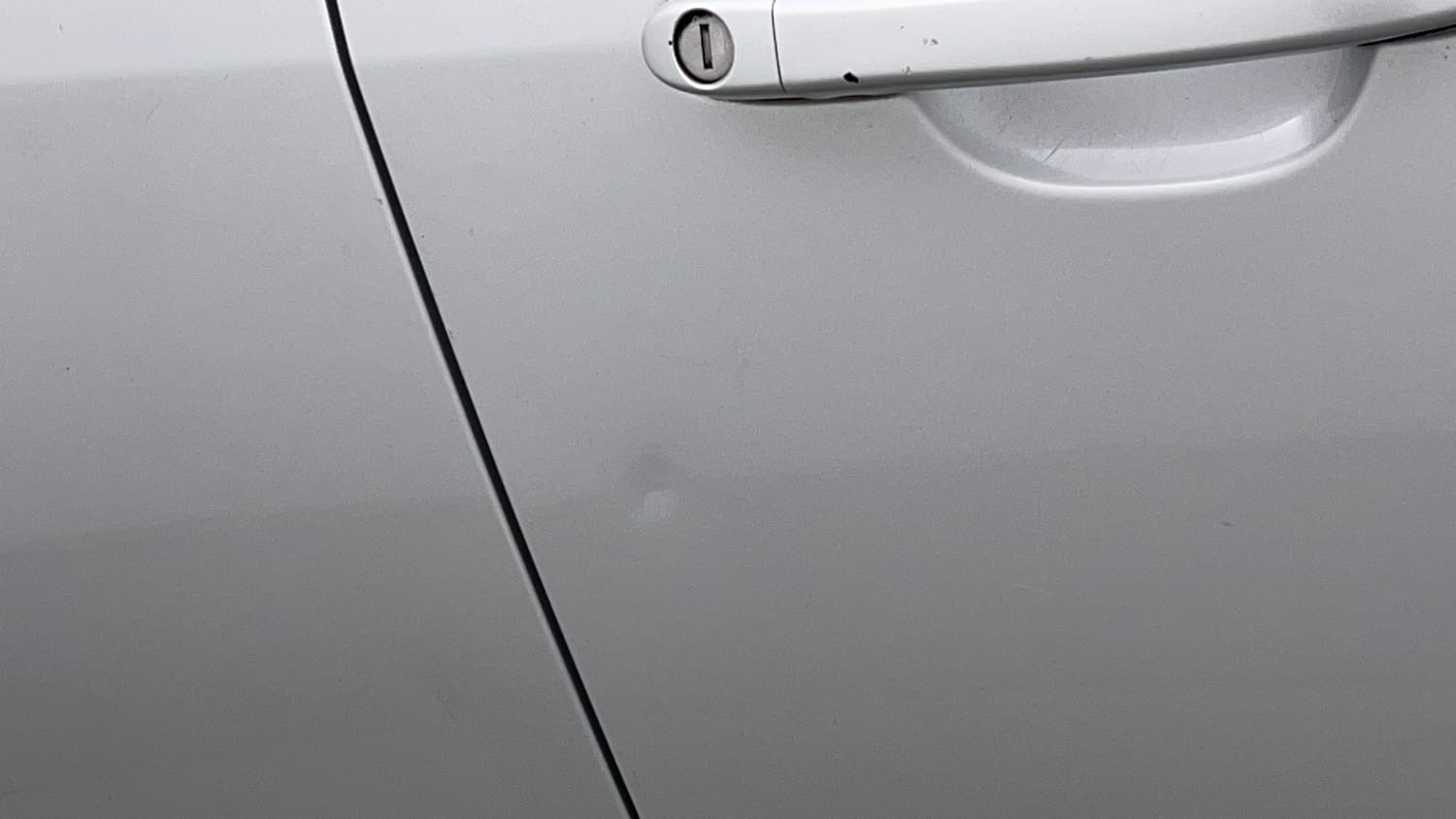 Used 2017 Tata Hexa XM 4x2 7 STR Diesel Manual dents MINOR DENT