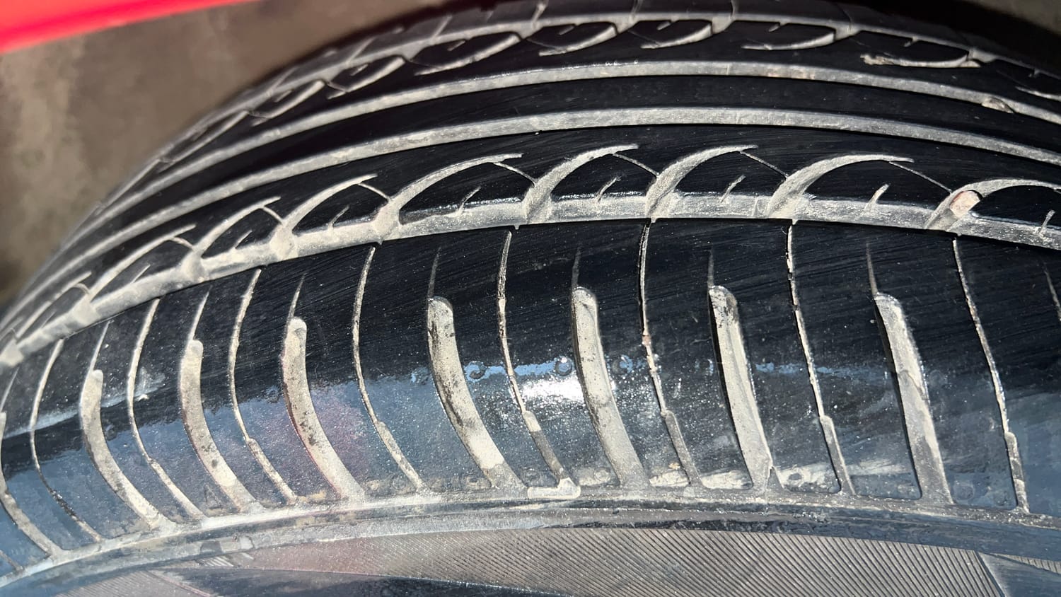 Used 2015 Hyundai Elite i20 Sportz 1.2 Petrol Manual tyres RIGHT FRONT TYRE TREAD VIEW