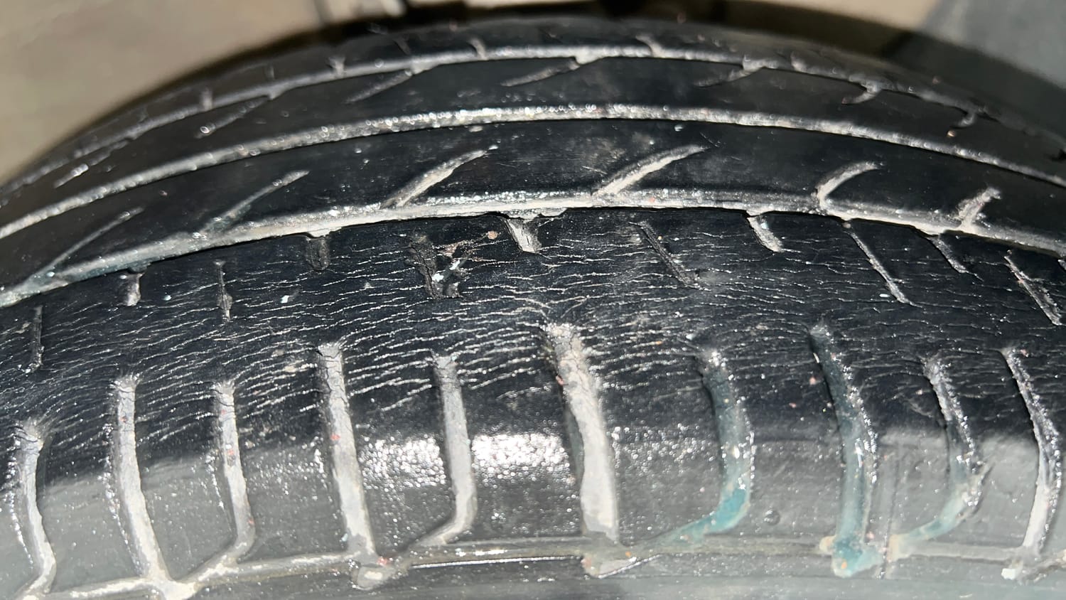 Used 2018 Hyundai Elite i20 Magna Executive 1.2 Petrol Manual tyres RIGHT FRONT TYRE TREAD VIEW