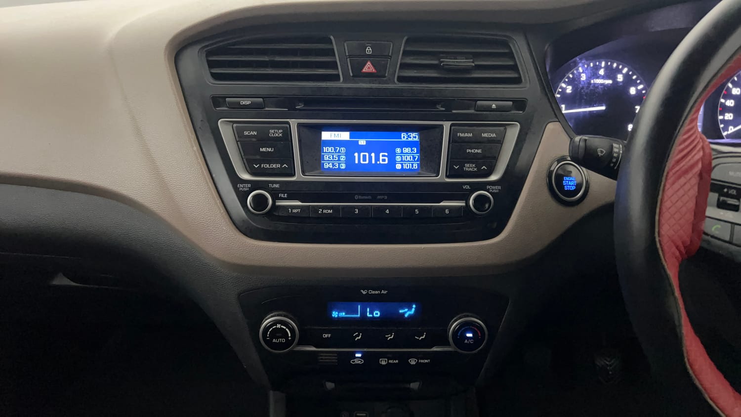 Used 2014 Hyundai Elite i20 Sportz 1.2 Petrol Manual interior MUSIC SYSTEM & AC CONTROL VIEW