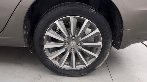Used 2019 Maruti Suzuki Ciaz Alpha Hybrid 1.5 Petrol Manual tyres LEFT REAR TYRE RIM VIEW