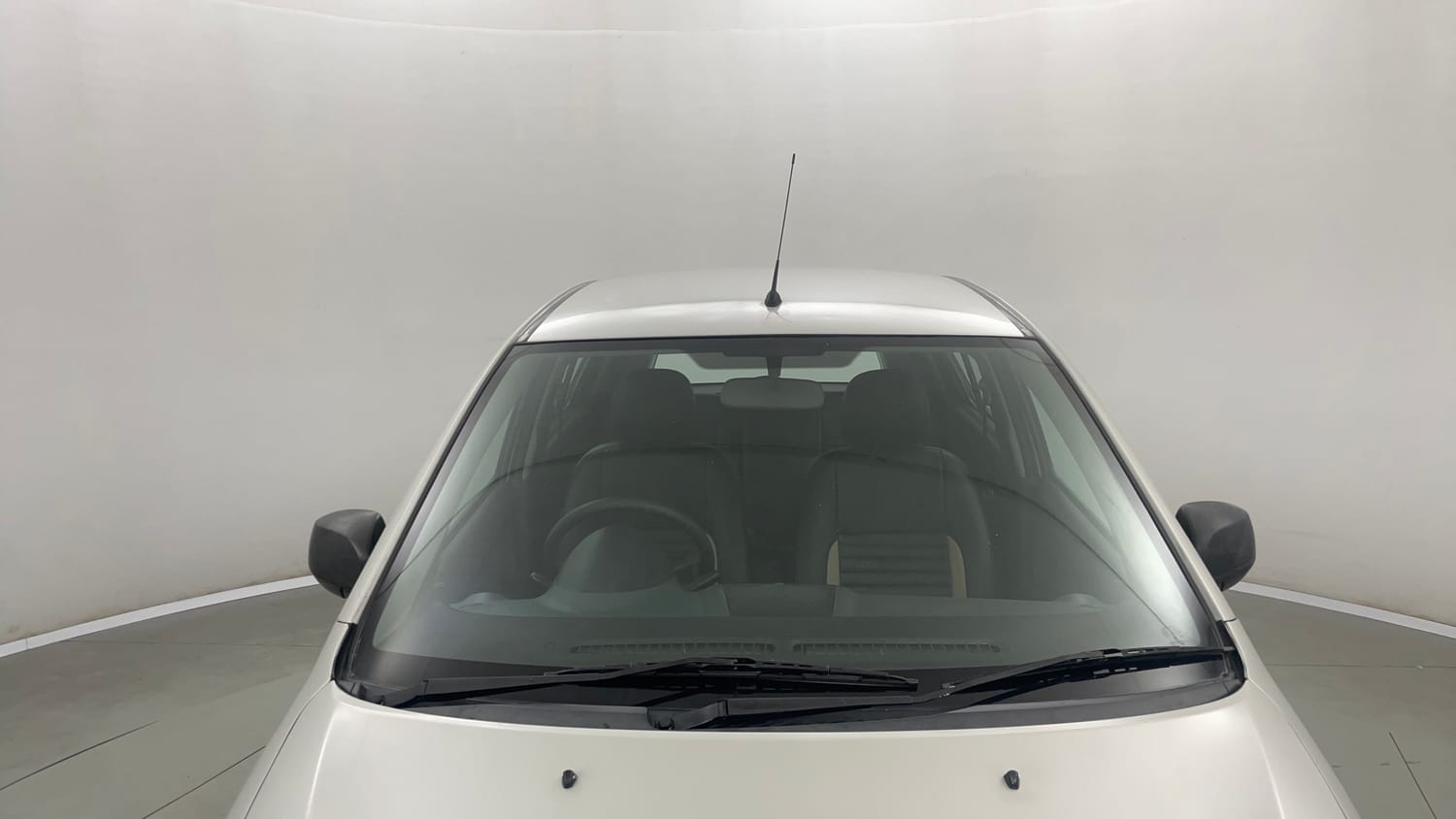 Used 2014 Maruti Suzuki Ritz Lxi BS-IV Petrol Manual exterior FRONT WINDSHIELD VIEW