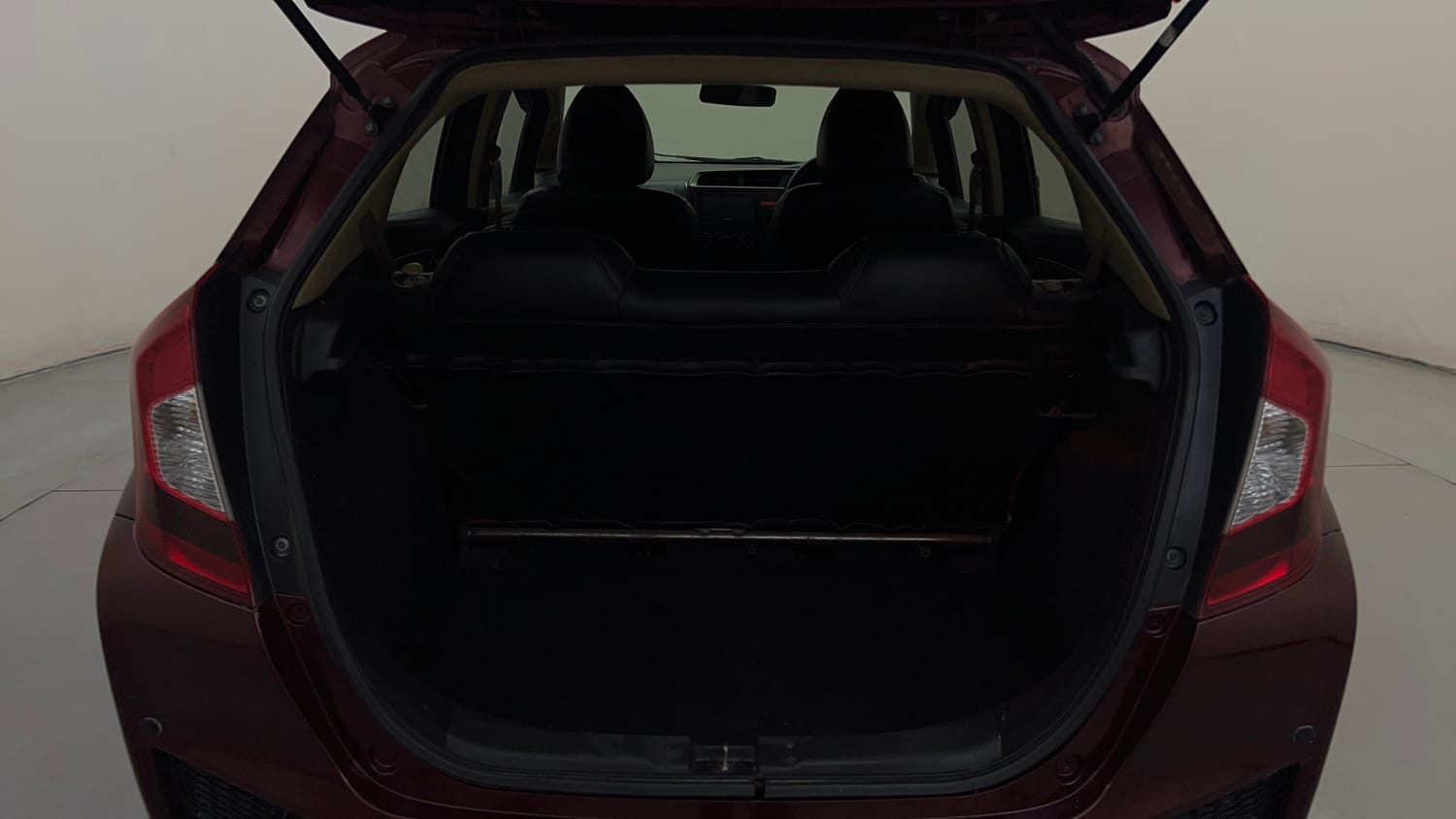 Used 2015 Honda Jazz SV Diesel Diesel Manual interior DICKY INSIDE VIEW