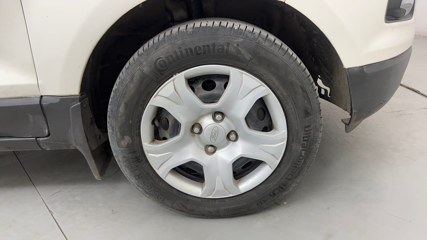 Used 2015 Ford EcoSport Trend 1.5 TDCi Diesel Manual tyres RIGHT FRONT TYRE RIM VIEW