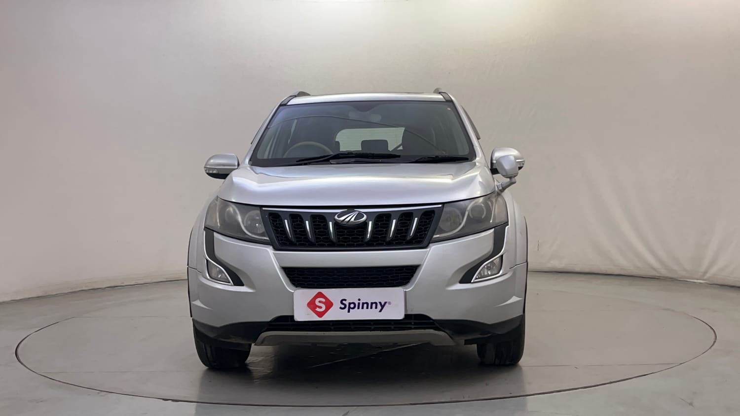 Used 2016 Mahindra XUV500 W10 AT Diesel Automatic exterior FRONT VIEW