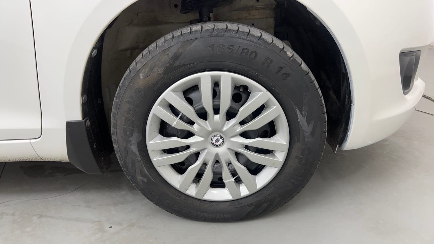 Used 2012 Maruti Suzuki Swift VDi Diesel Manual tyres RIGHT FRONT TYRE RIM VIEW