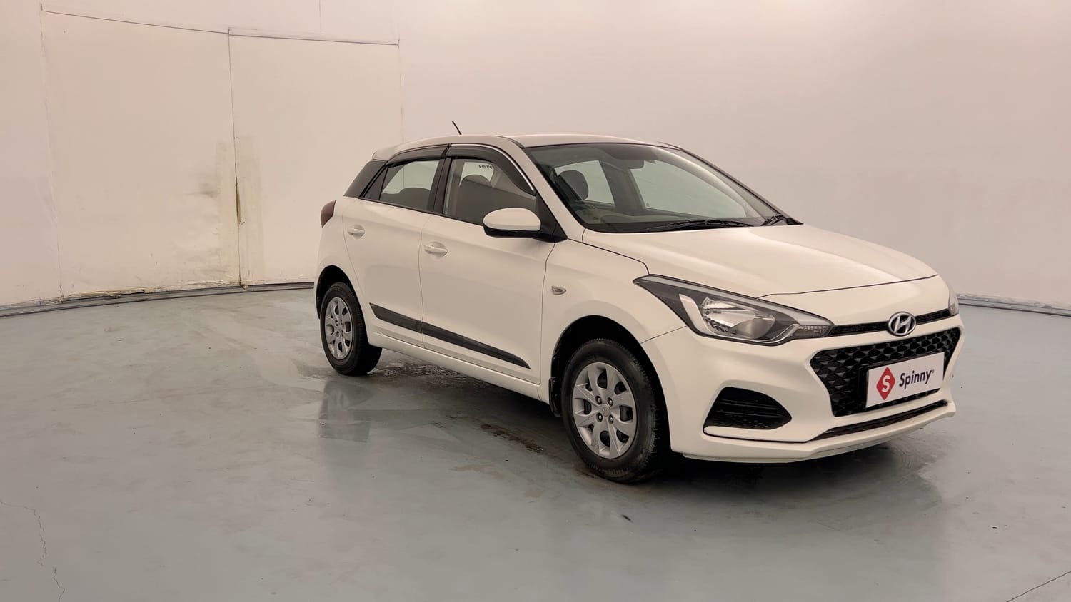 Used 2018 Hyundai Elite i20 Magna Executive 1.2 Petrol Manual exterior RIGHT FRONT CORNER VIEW