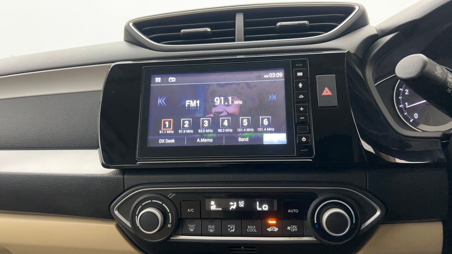 Used 2022 Honda Amaze VX CVT 1.2 Petrol Petrol Automatic interior MUSIC SYSTEM & AC CONTROL VIEW