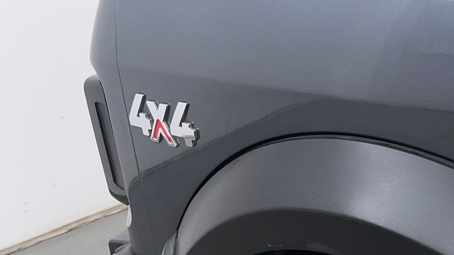 Used 2022 mahindra Thar LX Hard Top Petrol AT 4WD Petrol Automatic dents MINOR DENT